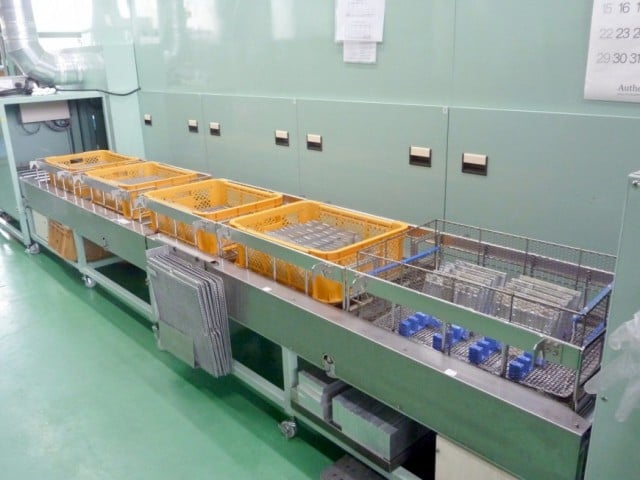 自動搬送装置付き4槽式自動洗浄機